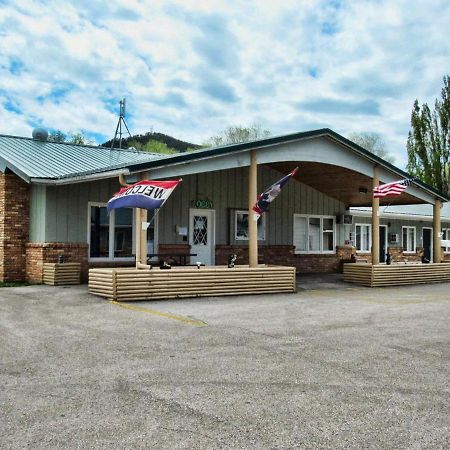 Deer Lodge Motel ซันแดนซ์ ภายนอก รูปภาพ
