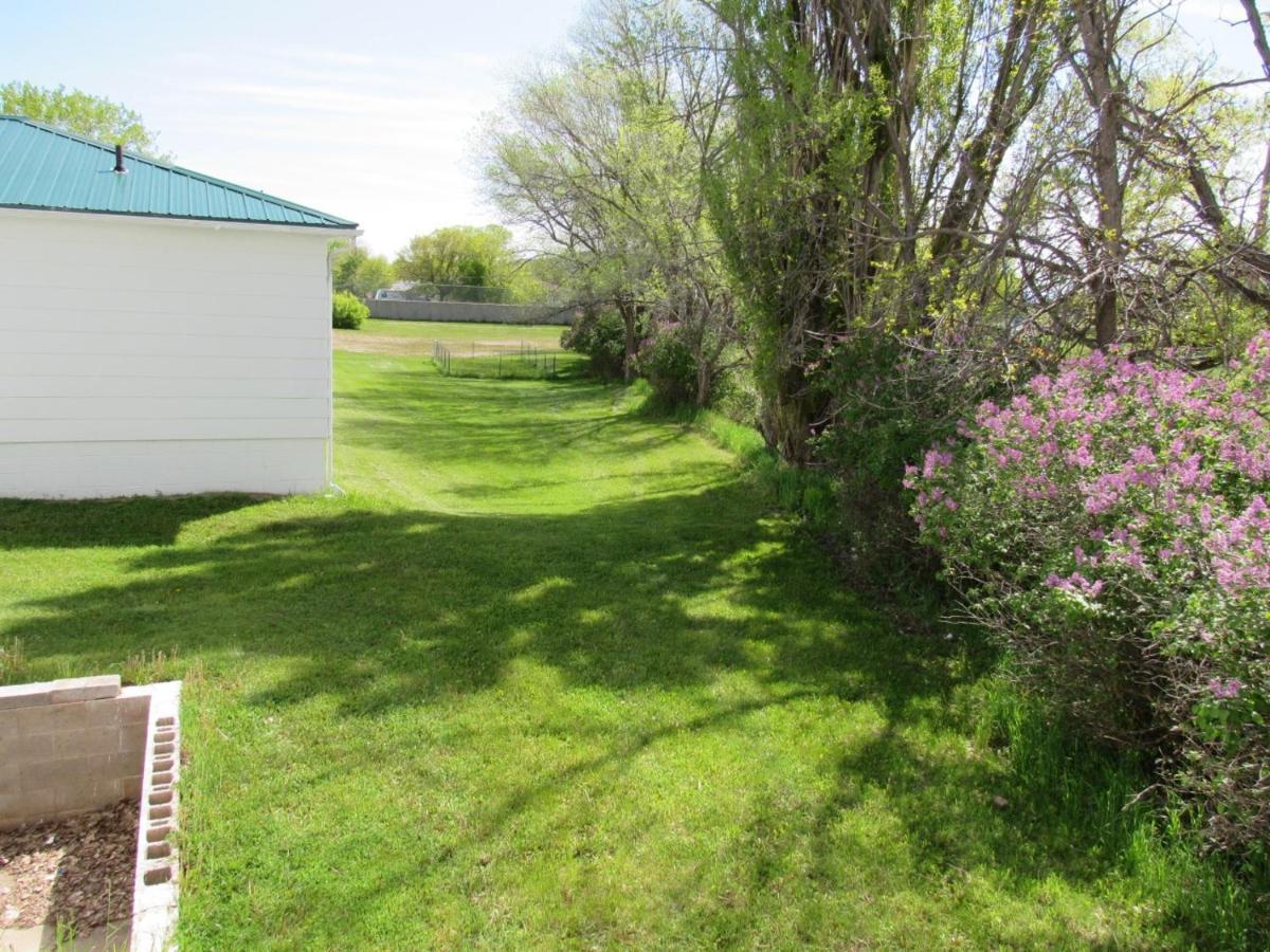 Deer Lodge Motel ซันแดนซ์ ภายนอก รูปภาพ