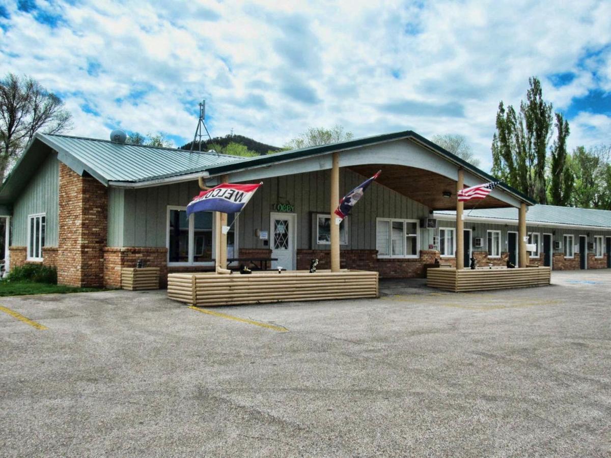 Deer Lodge Motel ซันแดนซ์ ภายนอก รูปภาพ