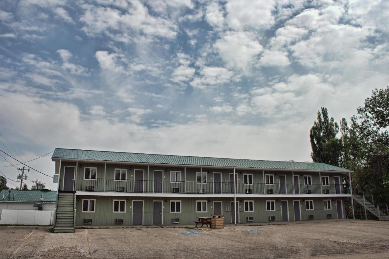 Deer Lodge Motel ซันแดนซ์ ภายนอก รูปภาพ