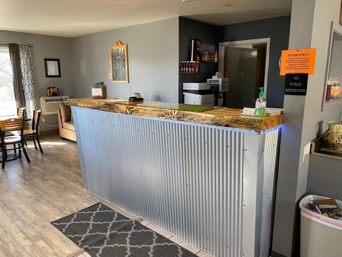 Deer Lodge Motel ซันแดนซ์ ภายนอก รูปภาพ