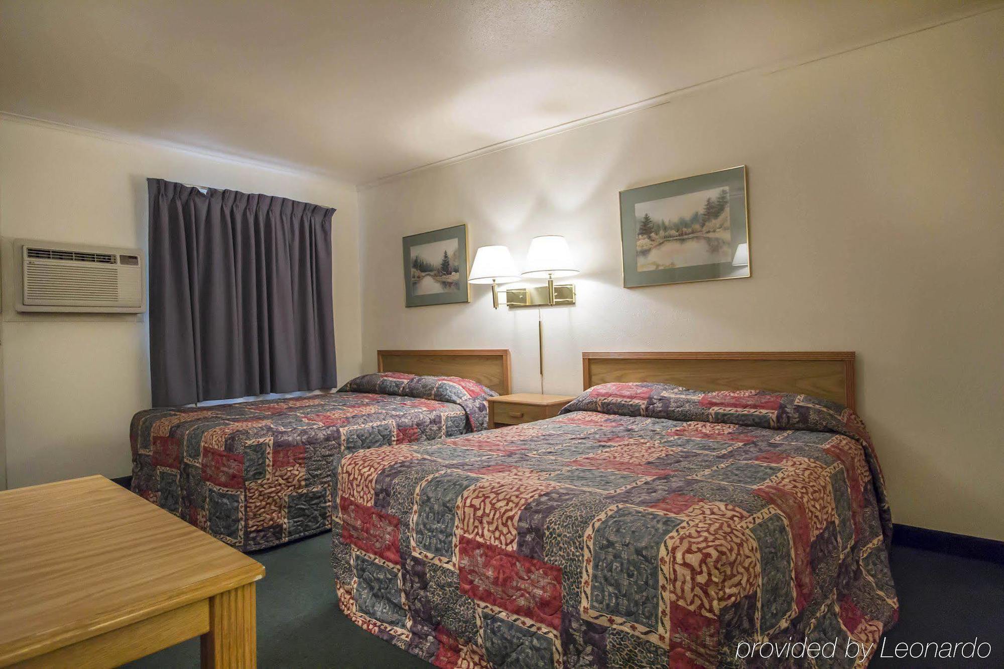 Deer Lodge Motel ซันแดนซ์ ภายนอก รูปภาพ