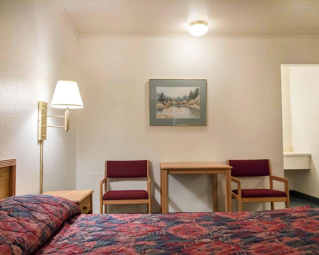 Deer Lodge Motel ซันแดนซ์ ห้อง รูปภาพ